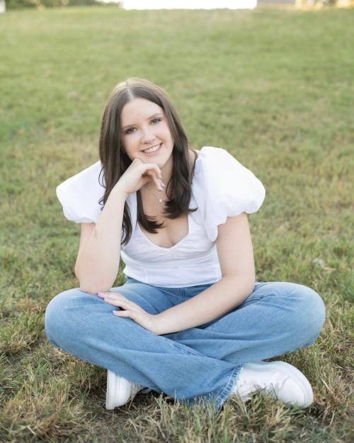 Lauren Miller headshot