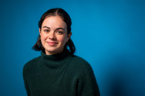 Head and shoulders photo of Caroline Soler on a blue background
